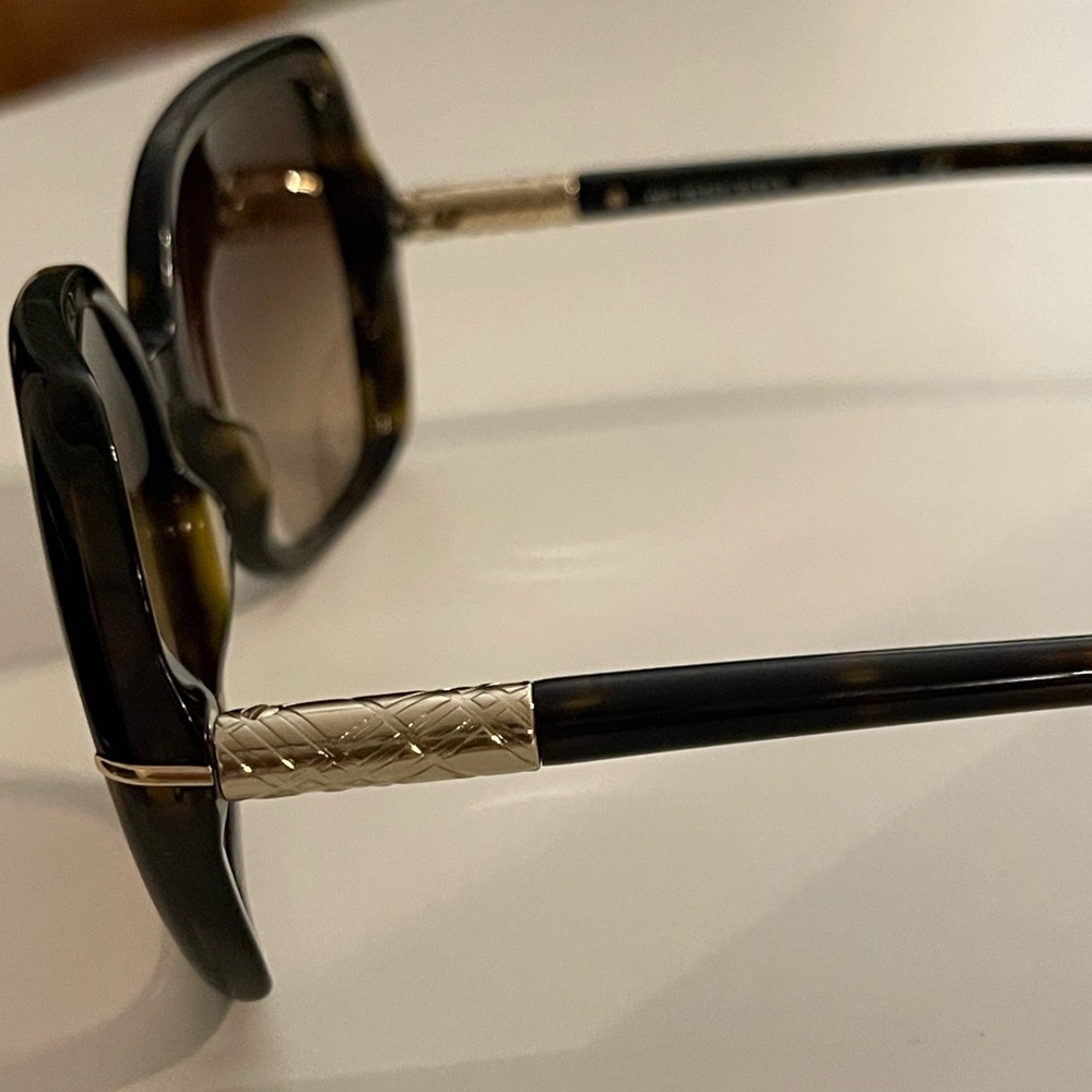 Burberry BE 4107 300213 Dark Tortoise Sunglasses ☀️🕶️ - Picture 4 of 8